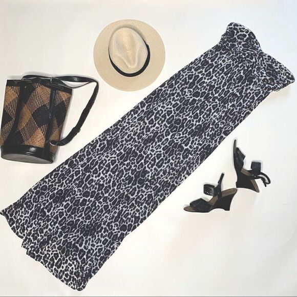 Guess Dresses & Skirts - Guess Animal Print Twist Front Strapless Maxi